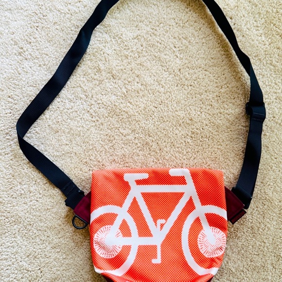 Rickshaw Customer “Cycling fanatic” cross body bag - Picture 2 of 3